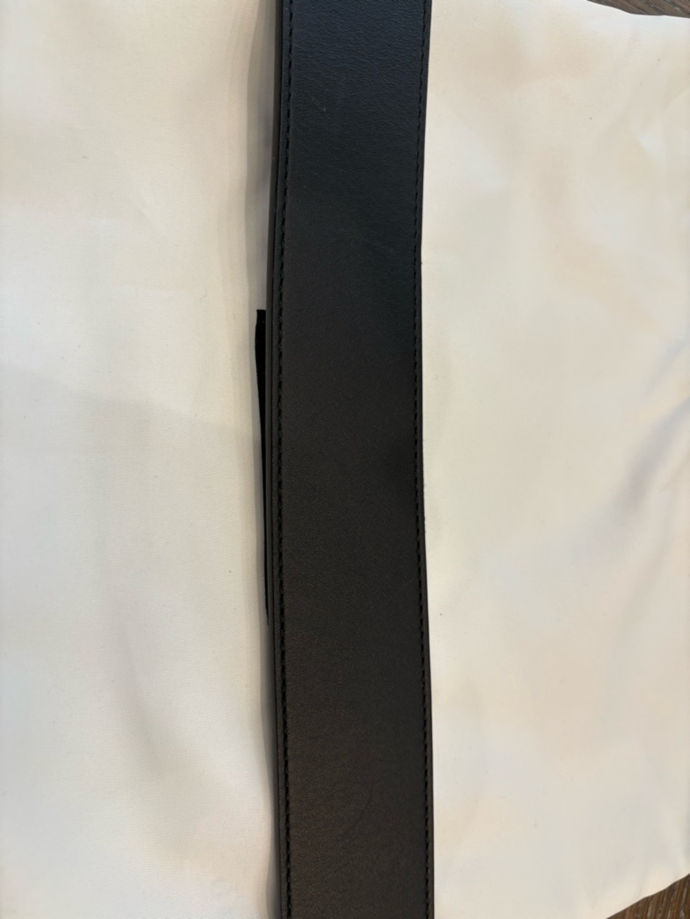 Gucci Wide Black Leather Belt with Gold Double G Logo Buckle - Picture 4 of 12